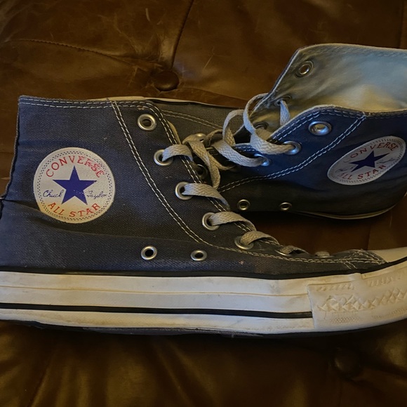 White converse sneakers size 8 - Picture 8 of 15